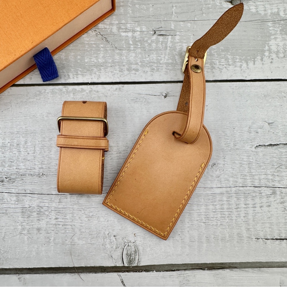 AUTHENTIC Vachetta Leather Luggage tag and loop. - Picture 2 of 4